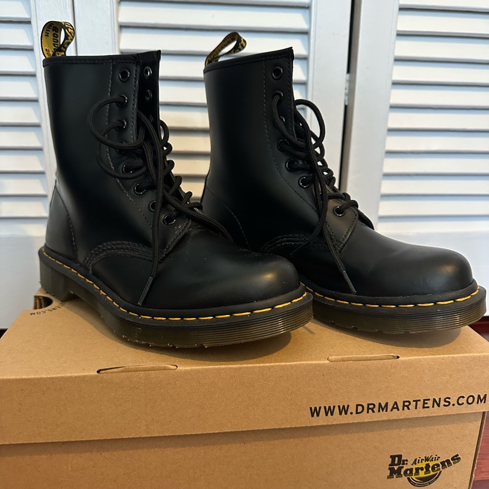 Dr. Martens 1460 Smooth Leather Lace Up Boots